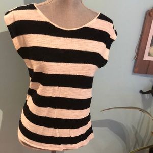 Loft XS T-shirt with cute sleeves. Super comfy!